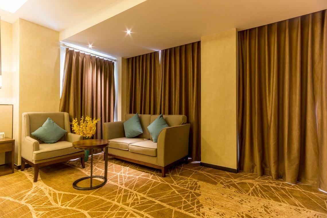 Qingfeng Garden 4*